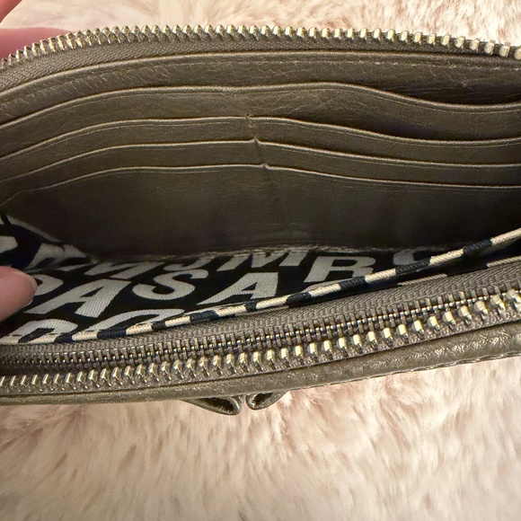 Marc by Marc Jacobs Faridah Metallic Hobo/Satchel Bag Includes Matching Wallet - Picture 14 of 16